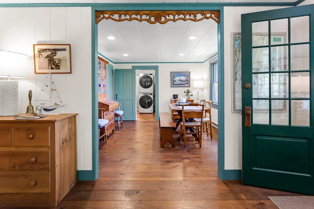 30 Cedar Bush Lane Southport ME 04576