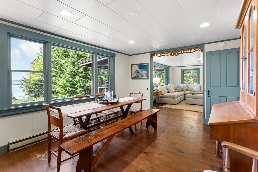 30 Cedar Bush Lane Southport ME 04576