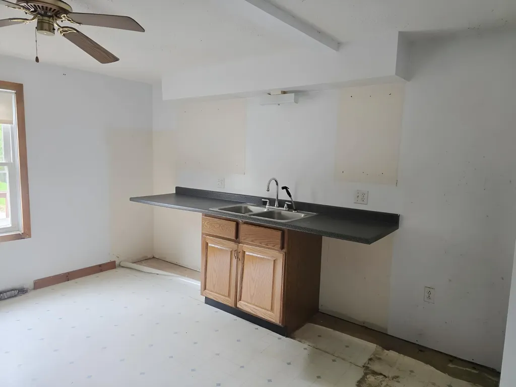 11 Woodland Avenue Mexico ME 04257