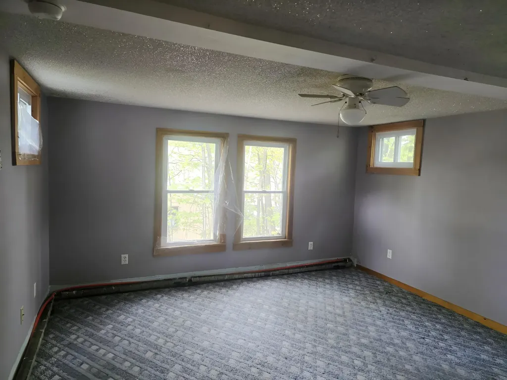 11 Woodland Avenue Mexico ME 04257