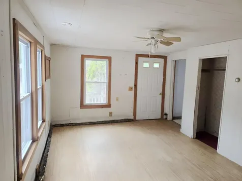 11 Woodland Avenue Mexico ME 04257