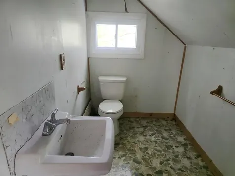 11 Woodland Avenue Mexico ME 04257