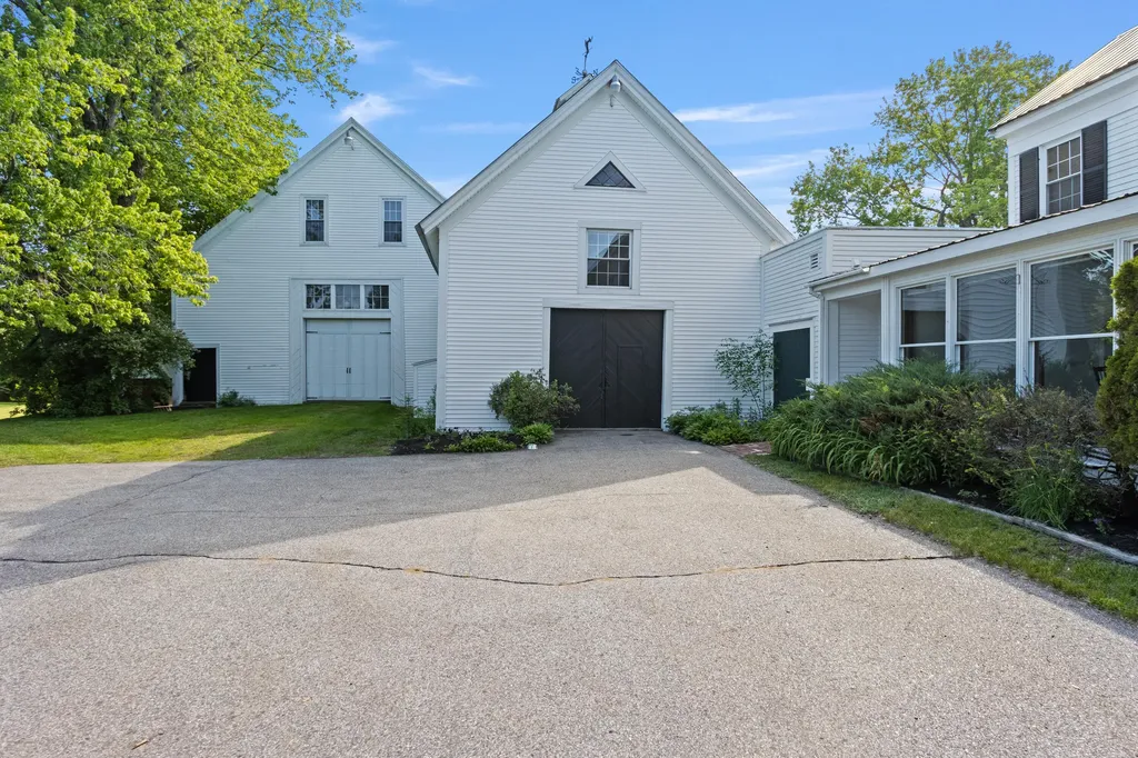 434 Main Street Oxford ME 04270