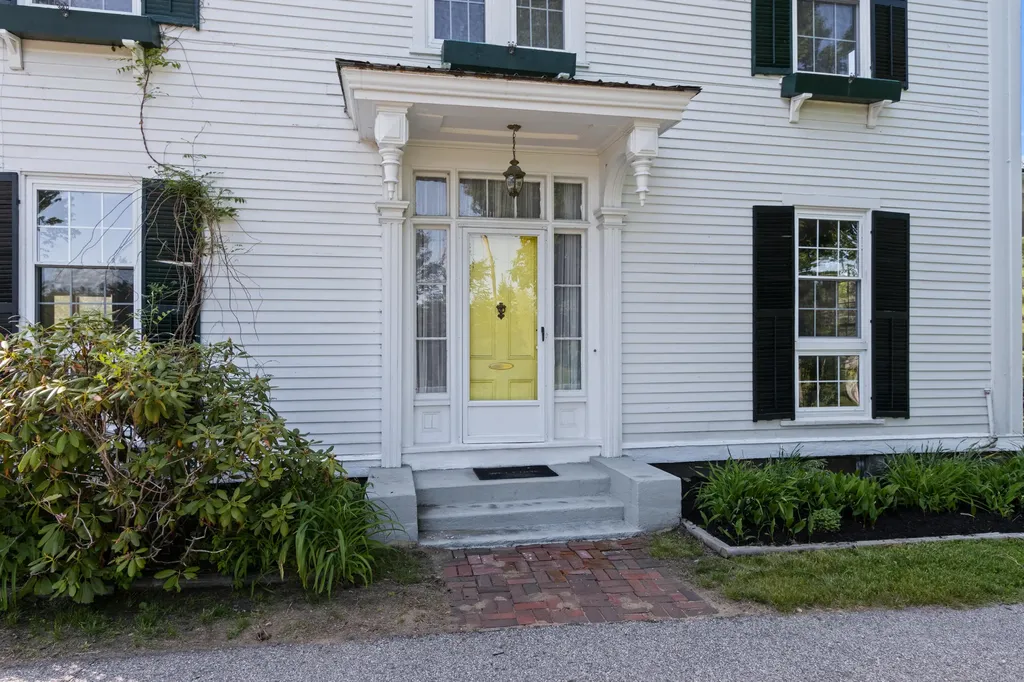 434 Main Street Oxford ME 04270