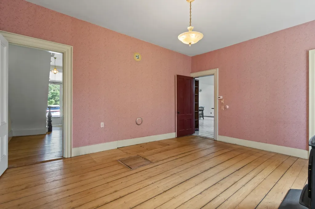 434 Main Street Oxford ME 04270