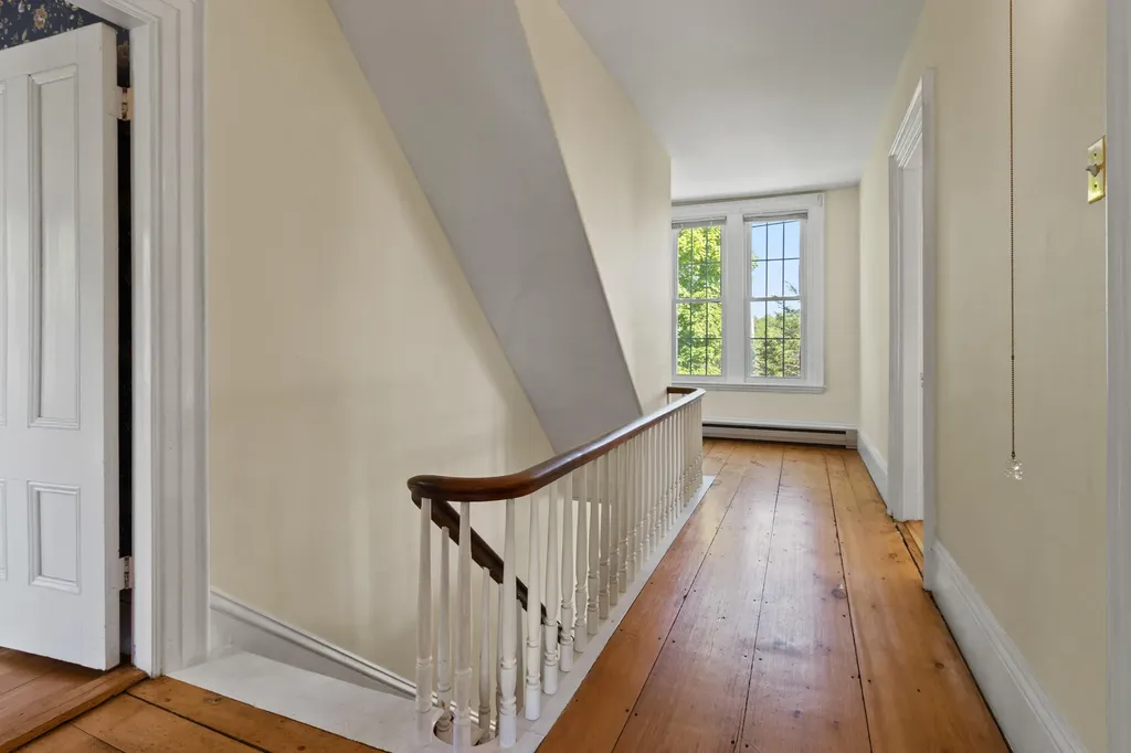 434 Main Street Oxford ME 04270