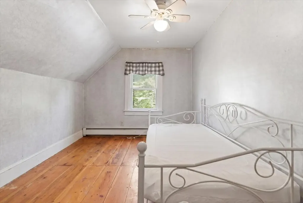 180 Bremen Road Waldoboro ME 04572