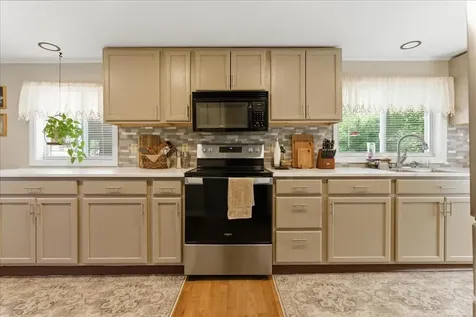 180 Bremen Road Waldoboro ME 04572