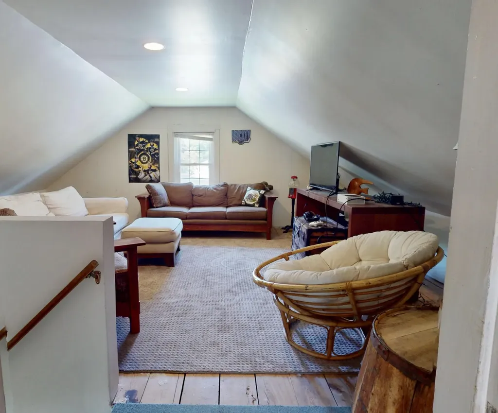 24 Pierce Street Gardiner ME 04345
