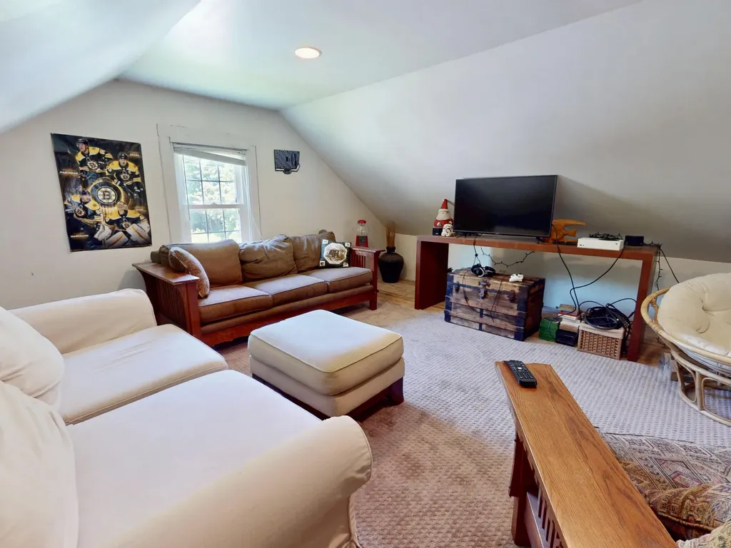 24 Pierce Street Gardiner ME 04345