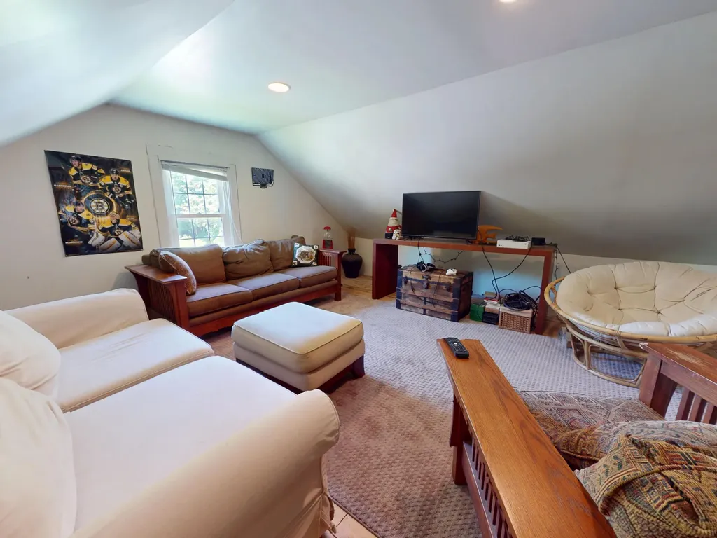 24 Pierce Street Gardiner ME 04345