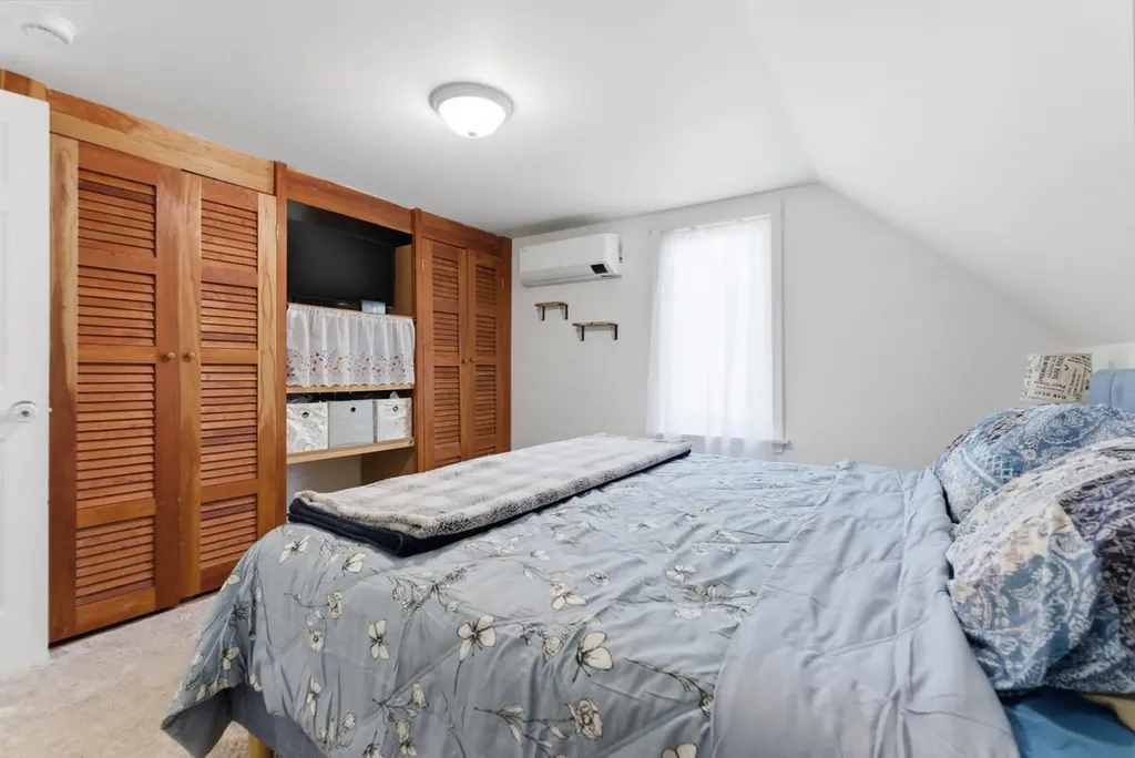 51 Dow Avenue Lewiston ME 04240