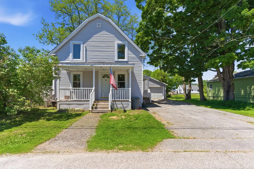 51 Dow Avenue Lewiston ME 04240
