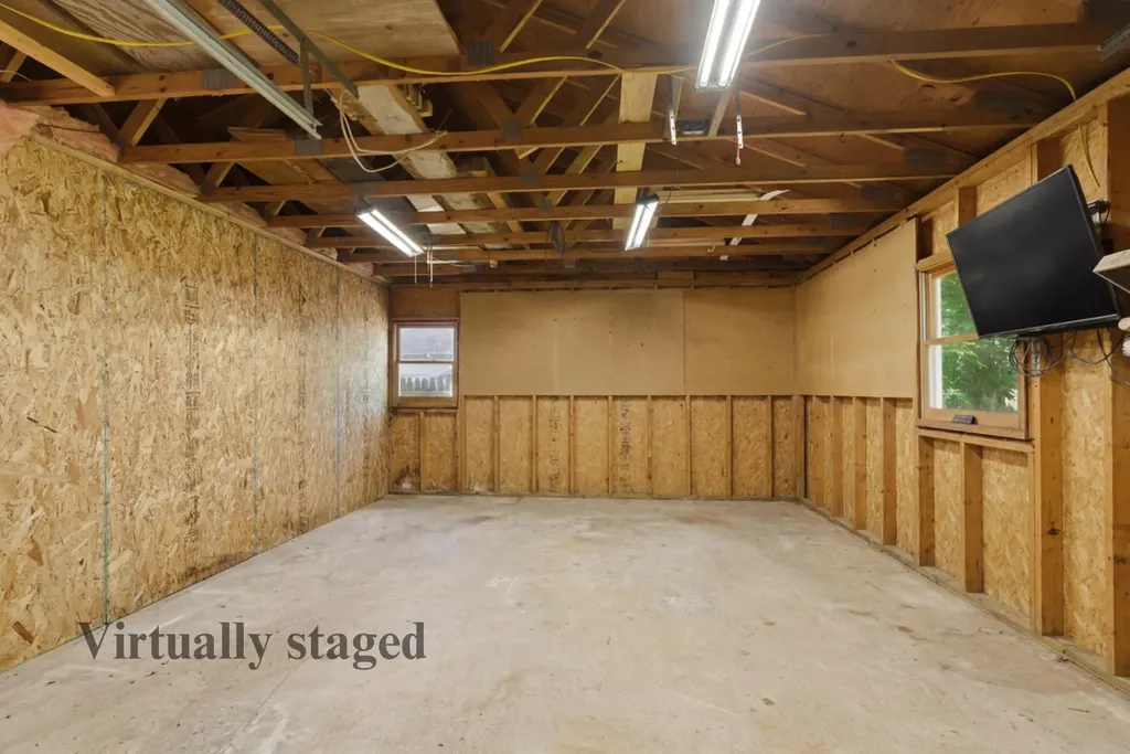 51 Dow Avenue Lewiston ME 04240