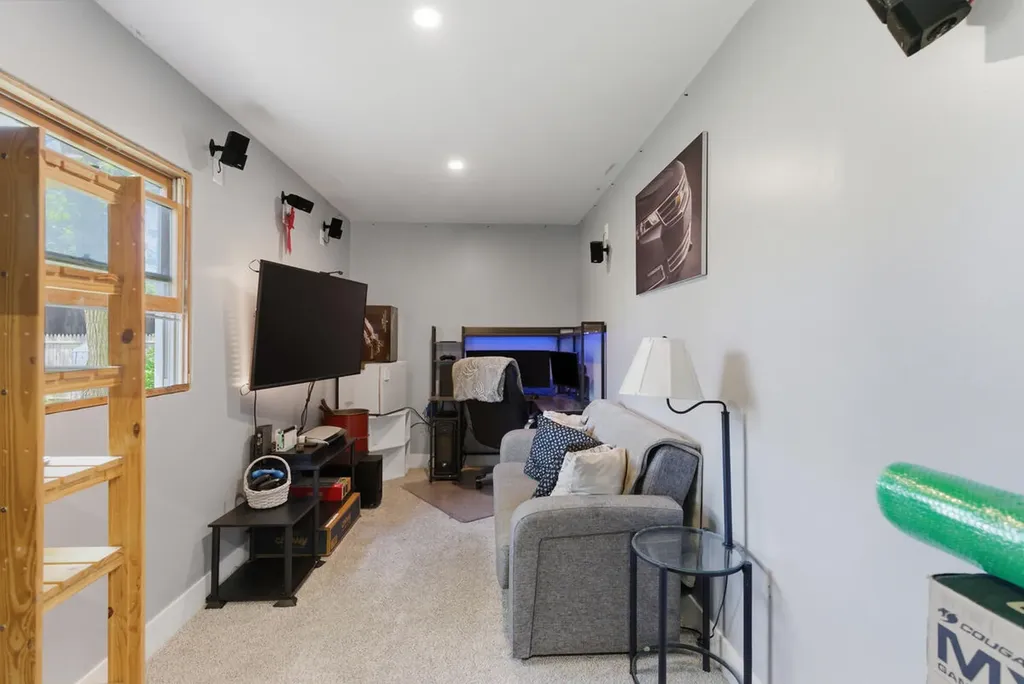 51 Dow Avenue Lewiston ME 04240