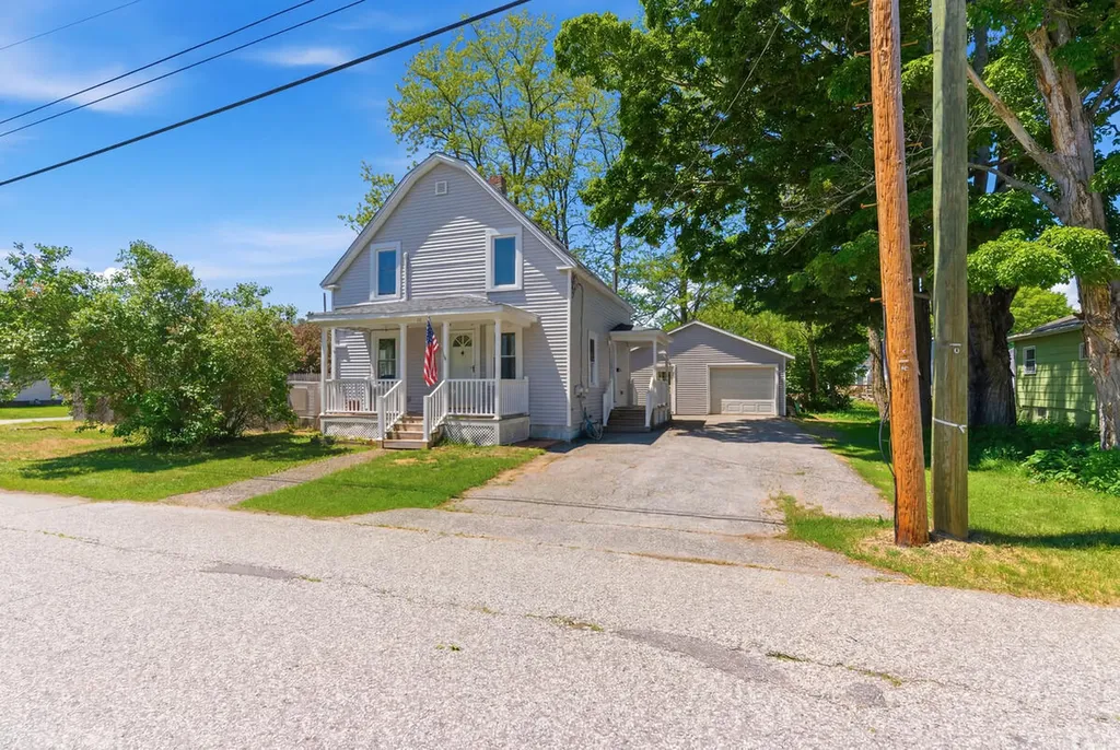 51 Dow Avenue Lewiston ME 04240