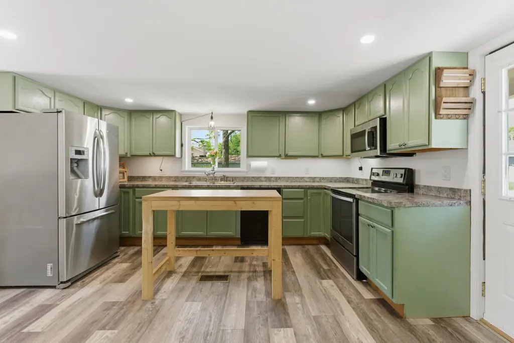 51 Dow Avenue Lewiston ME 04240
