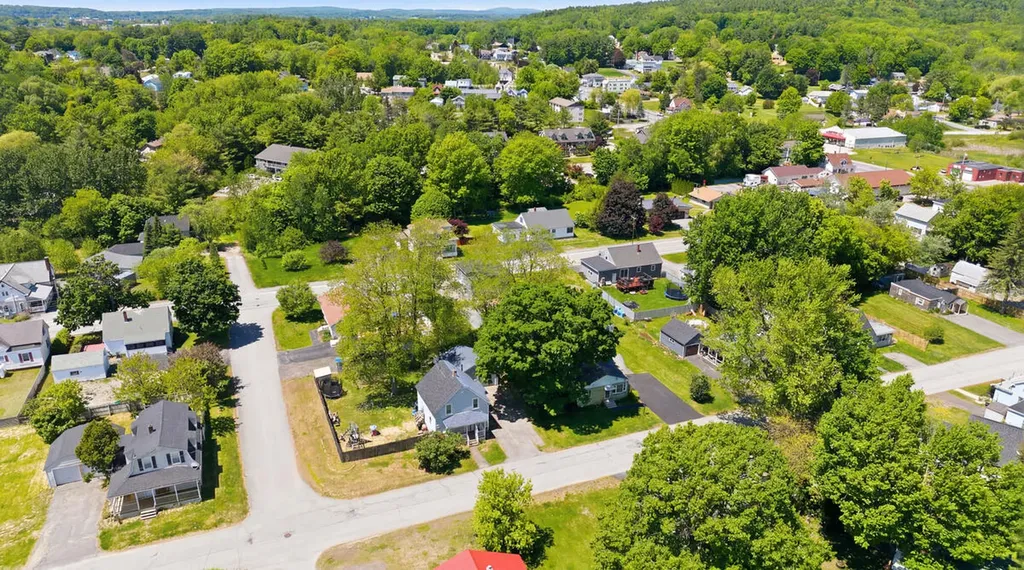 51 Dow Avenue Lewiston ME 04240
