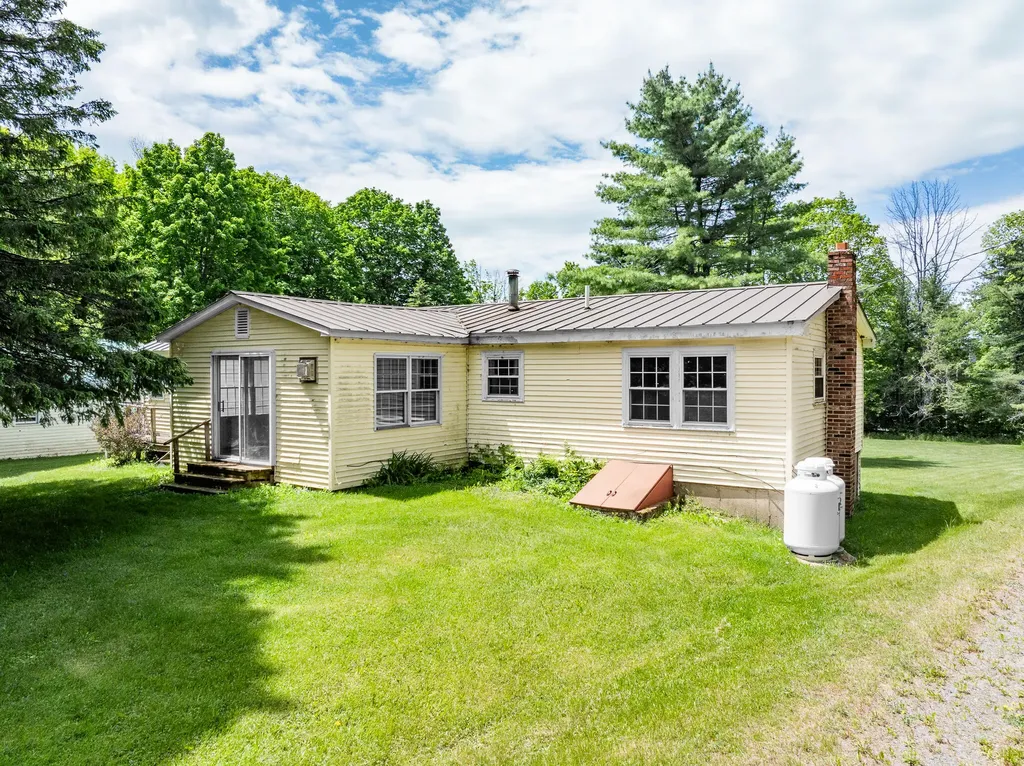 807 Higgins Road Pittsfield ME 04967