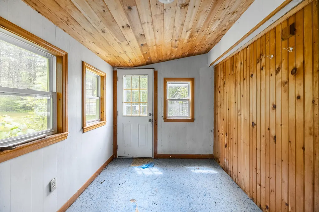 807 Higgins Road Pittsfield ME 04967