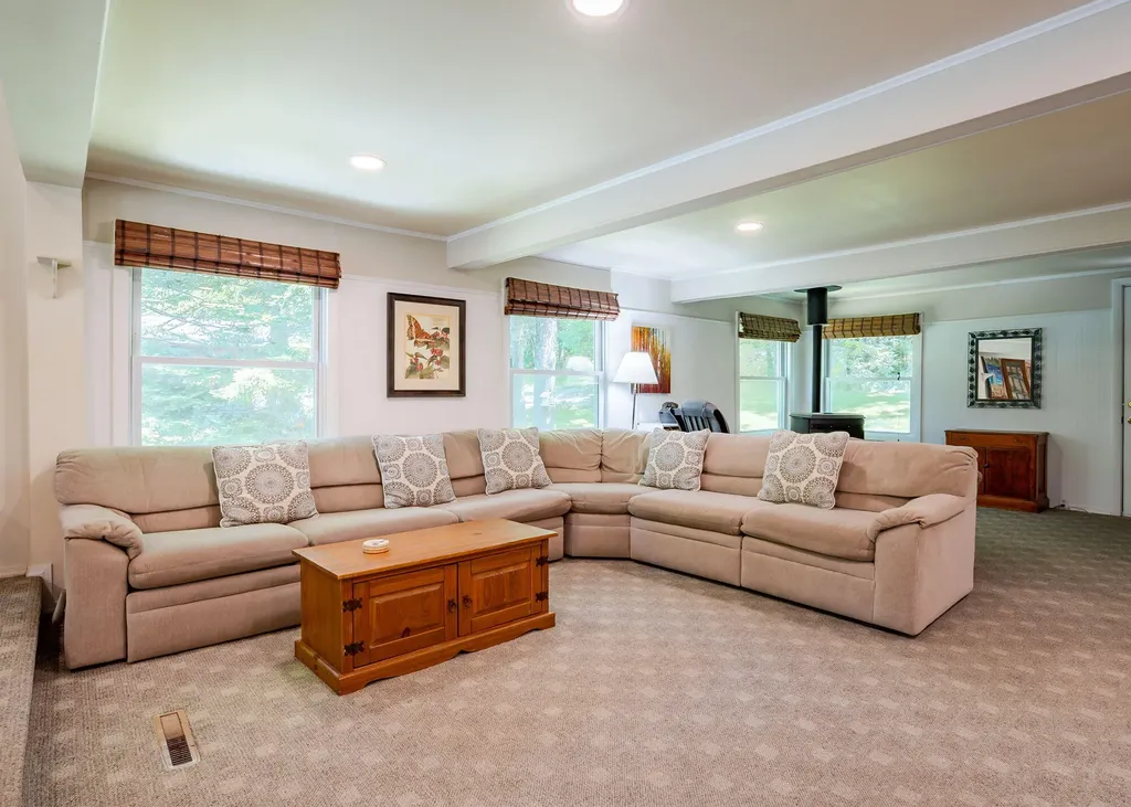 42 Birch Drive Poland ME 04274
