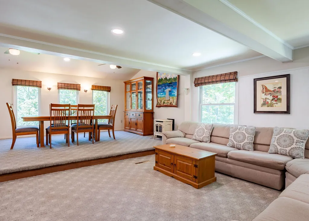 42 Birch Drive Poland ME 04274