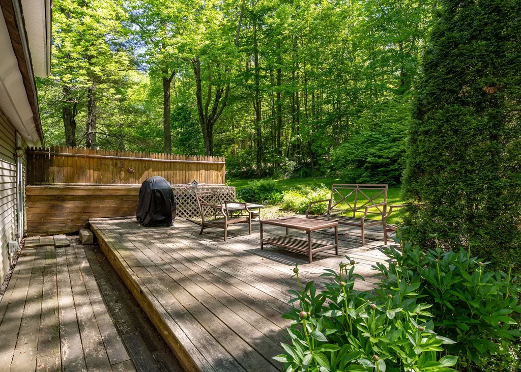 42 Birch Drive Poland ME 04274