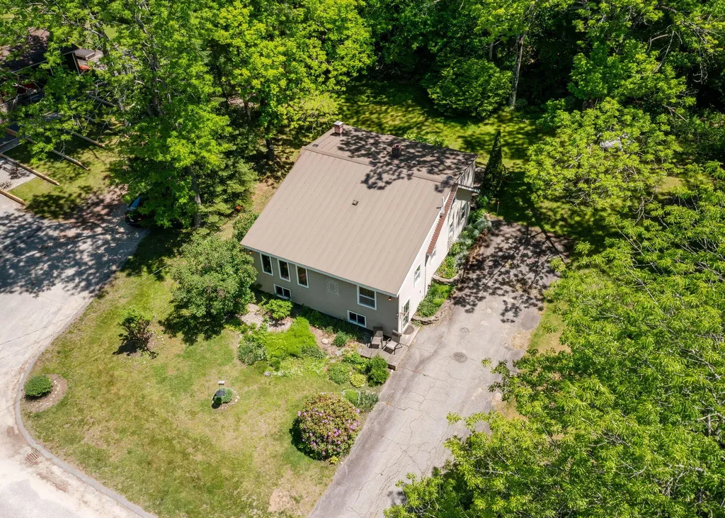 42 Birch Drive Poland ME 04274