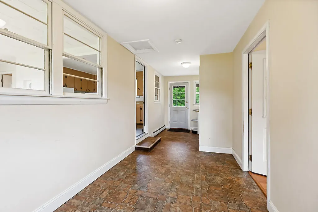 2525 W River Road Sidney ME 04330