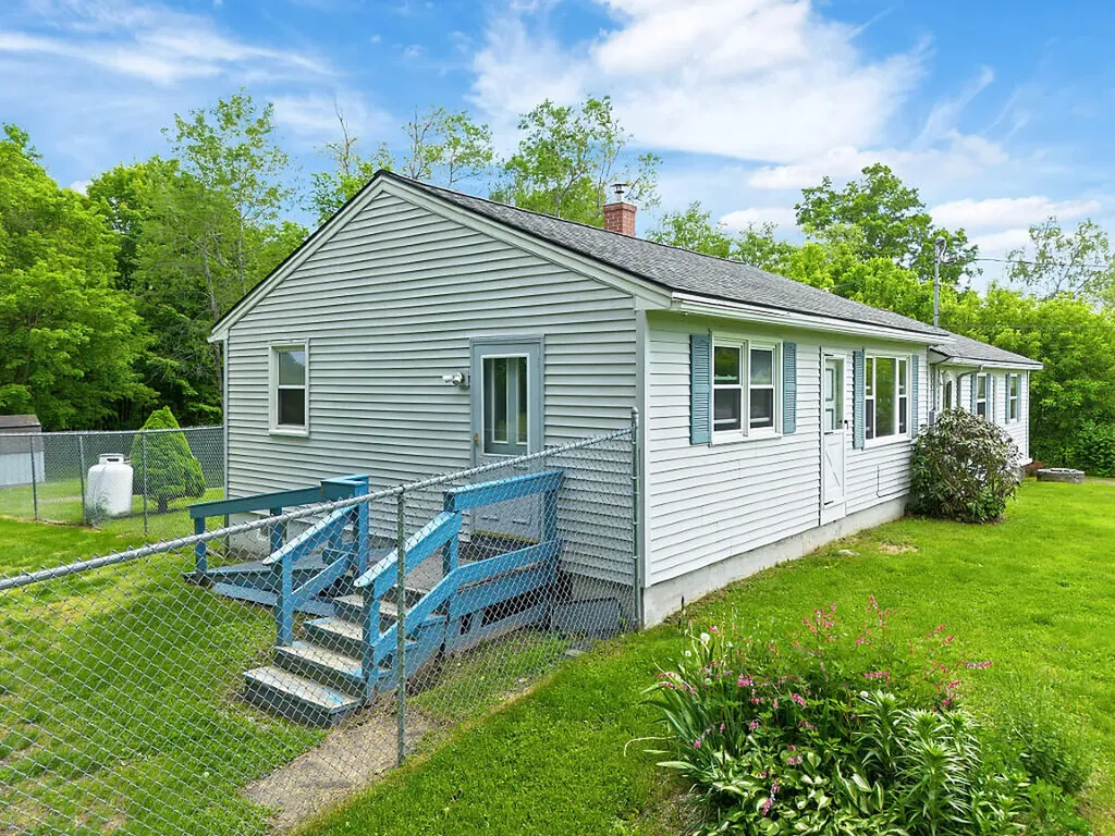 2525 W River Road Sidney ME 04330