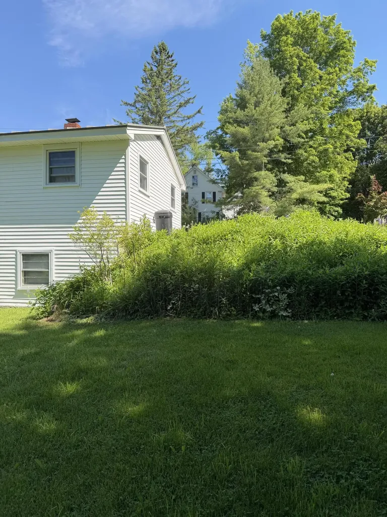 11 Mayo Street Dover-foxcroft ME 04426