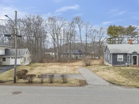 33 Bay Haven Road York ME 03909