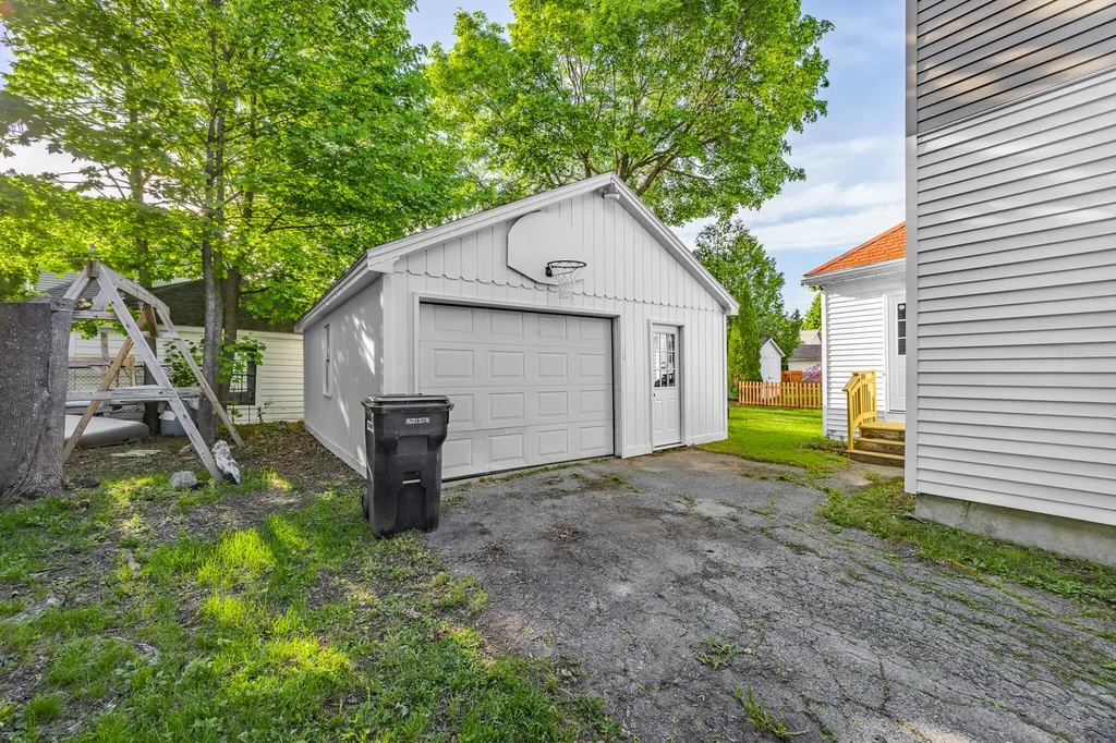 26 Webster Avenue N Bangor ME 04401