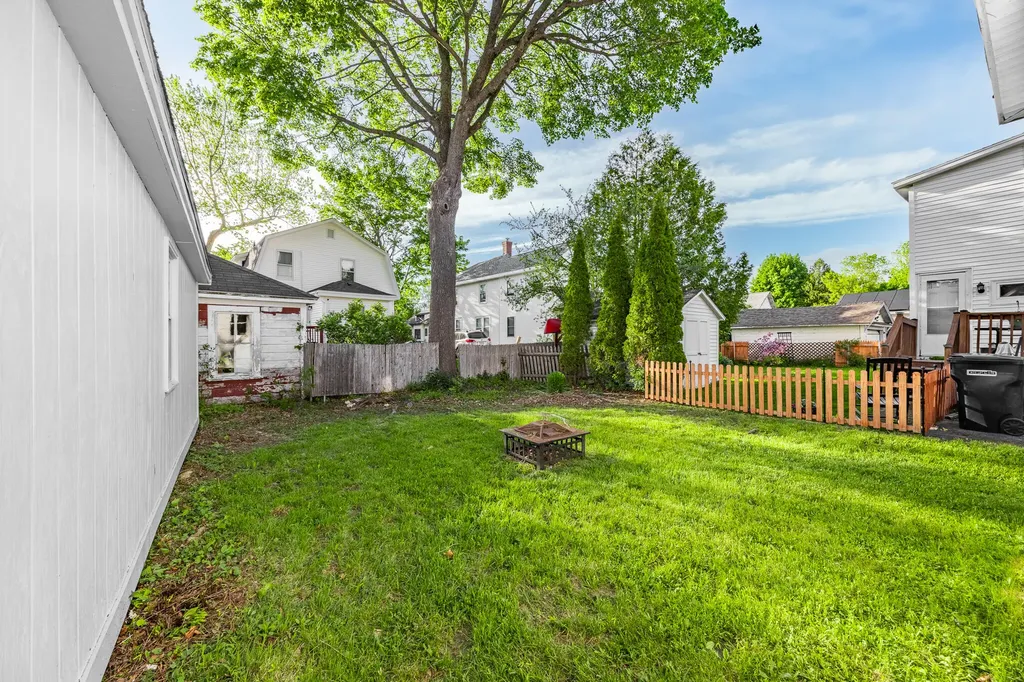 26 Webster Avenue N Bangor ME 04401