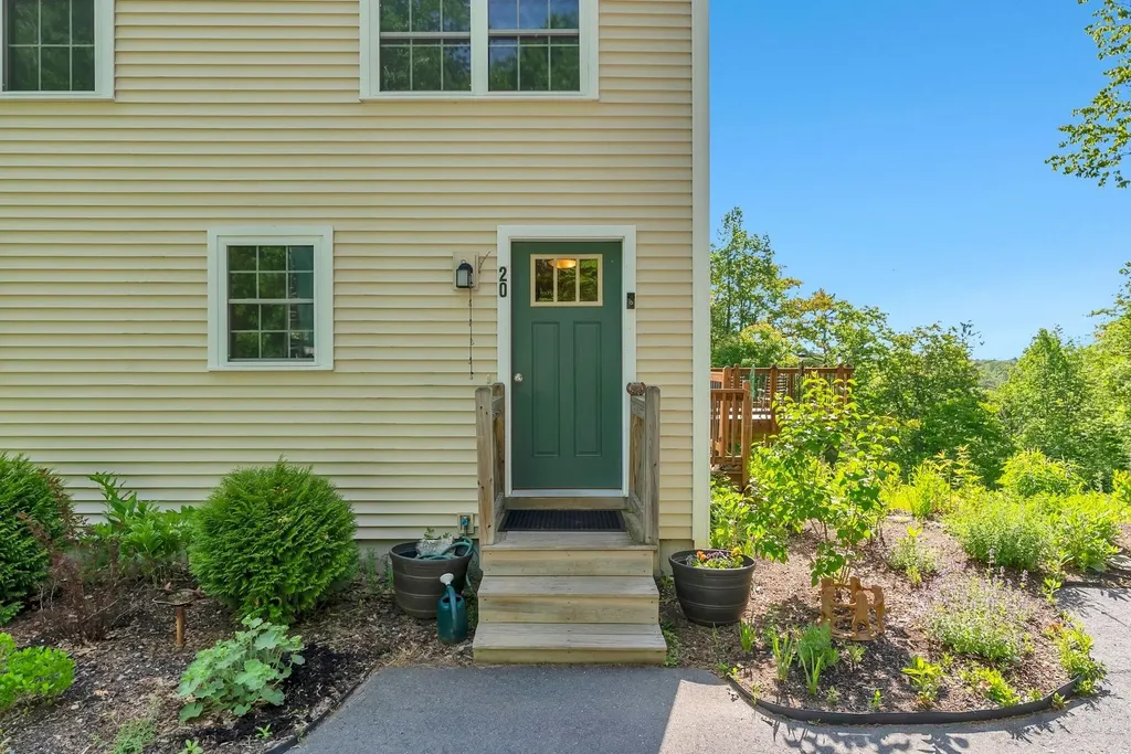 20 Bradley Ridge Lane Topsham ME 04086