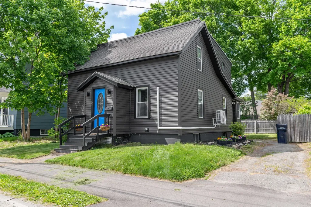 53 Linden Street Bangor ME 04401