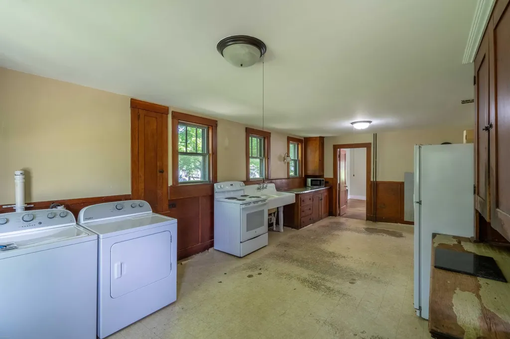 24 Pine Street Ellsworth ME 04605