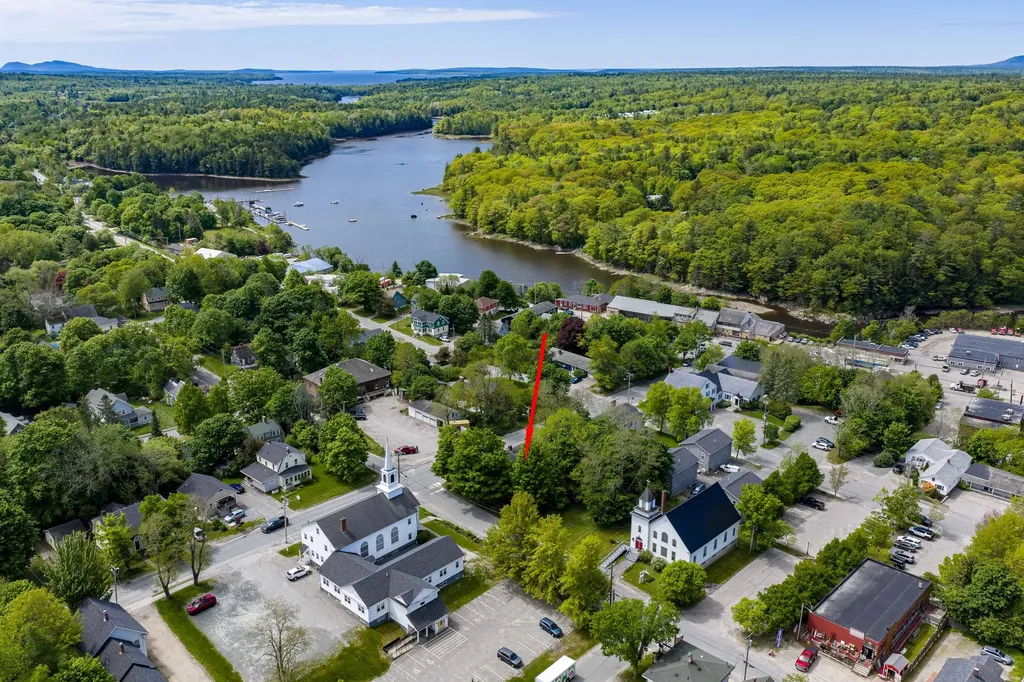 24 Pine Street Ellsworth ME 04605