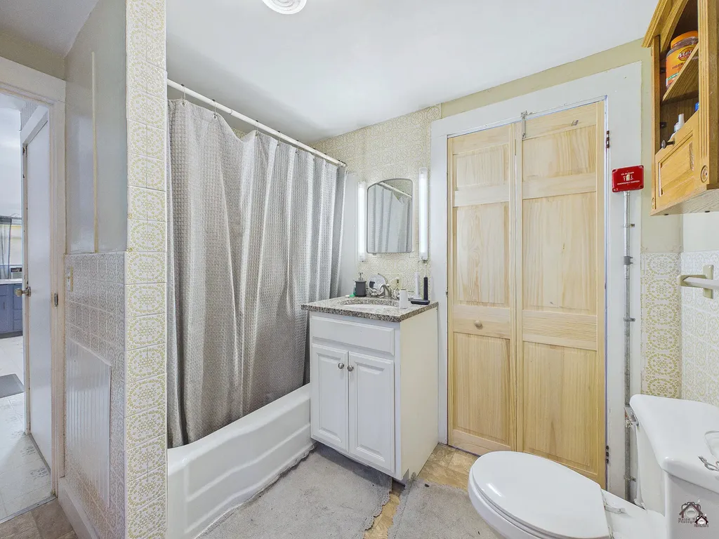 1 Janabye Lane Hallowell ME 04347