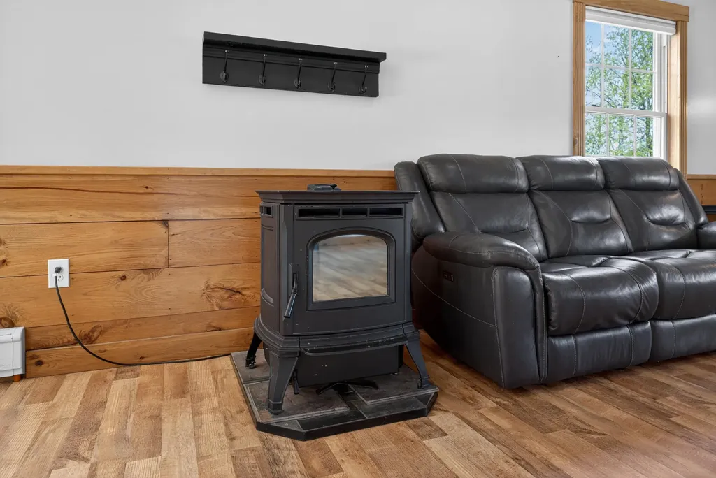 30 Emery Lane West Gardiner ME 04345