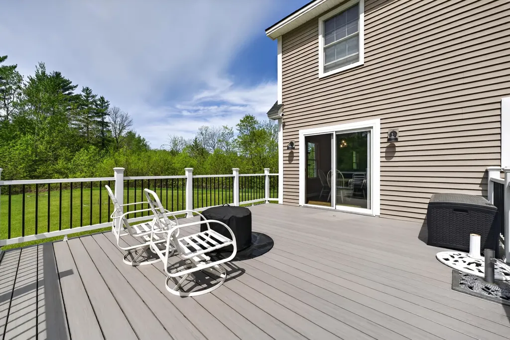 30 Emery Lane West Gardiner ME 04345