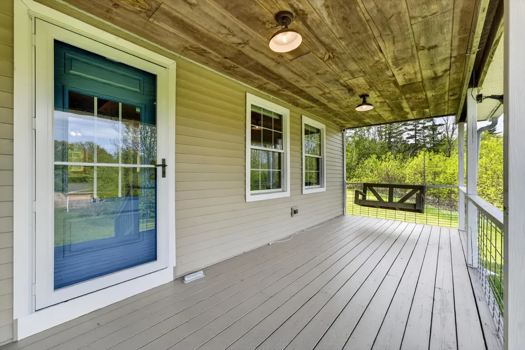 30 Emery Lane West Gardiner ME 04345