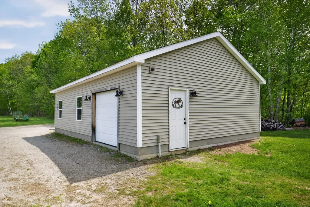 30 Emery Lane West Gardiner ME 04345
