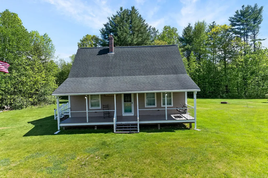 30 Emery Lane West Gardiner ME 04345