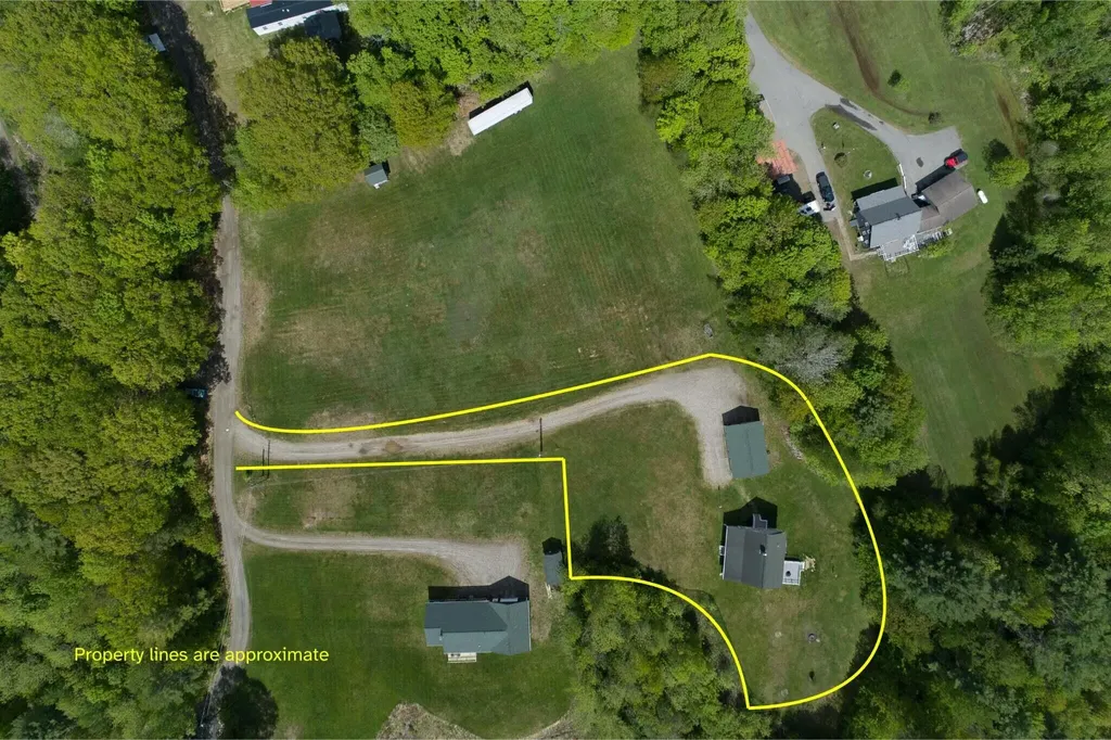 30 Emery Lane West Gardiner ME 04345