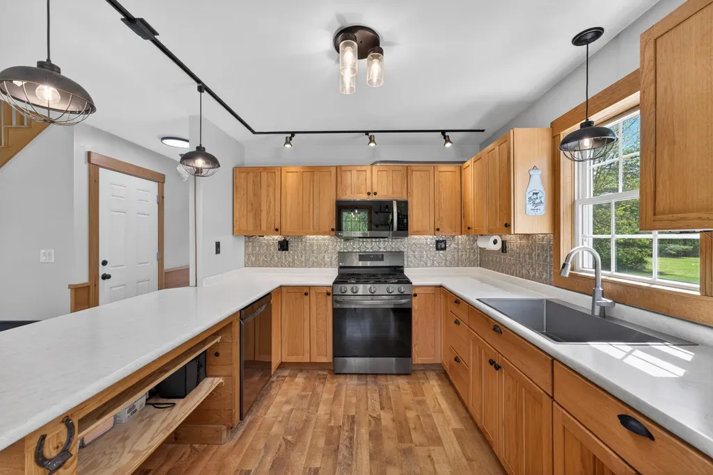 30 Emery Lane West Gardiner ME 04345