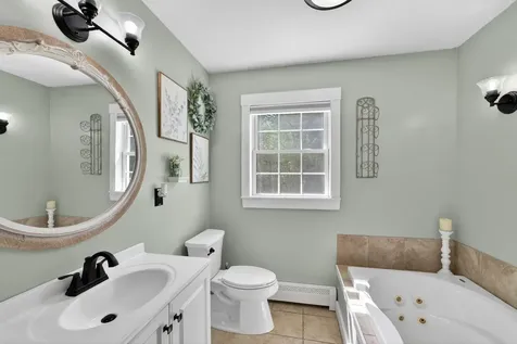 30 Emery Lane West Gardiner ME 04345