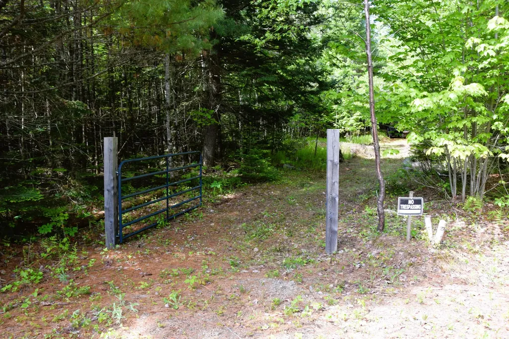 M10 L30 9 & 9a Birch Lane Canaan ME 04924