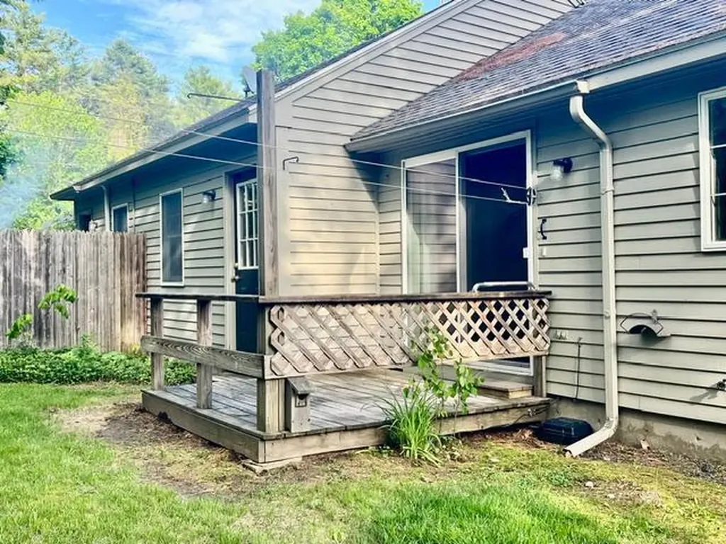 63 Rebecca Lane Yarmouth ME 04096