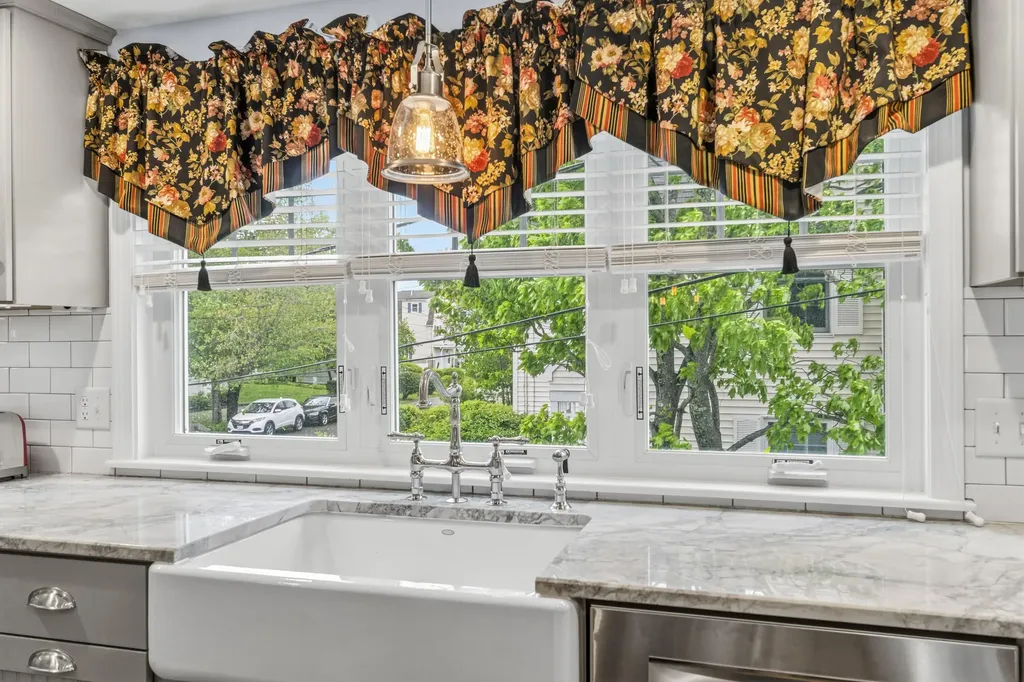 30 Parlin Drive York ME 03909
